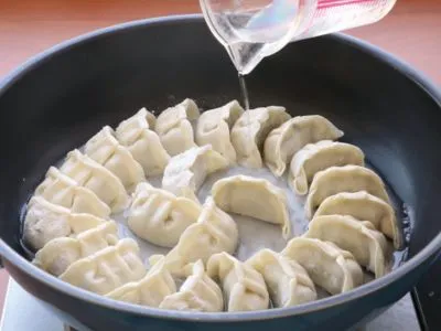 蒸し焼きにする