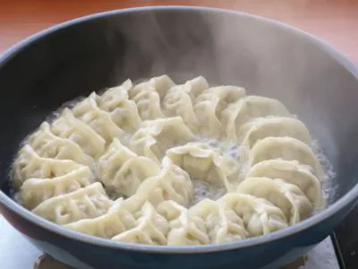 蒸し焼きにする